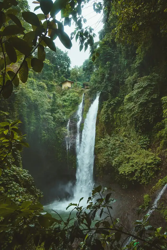 wisata alam indonesia air terjun aling-aling